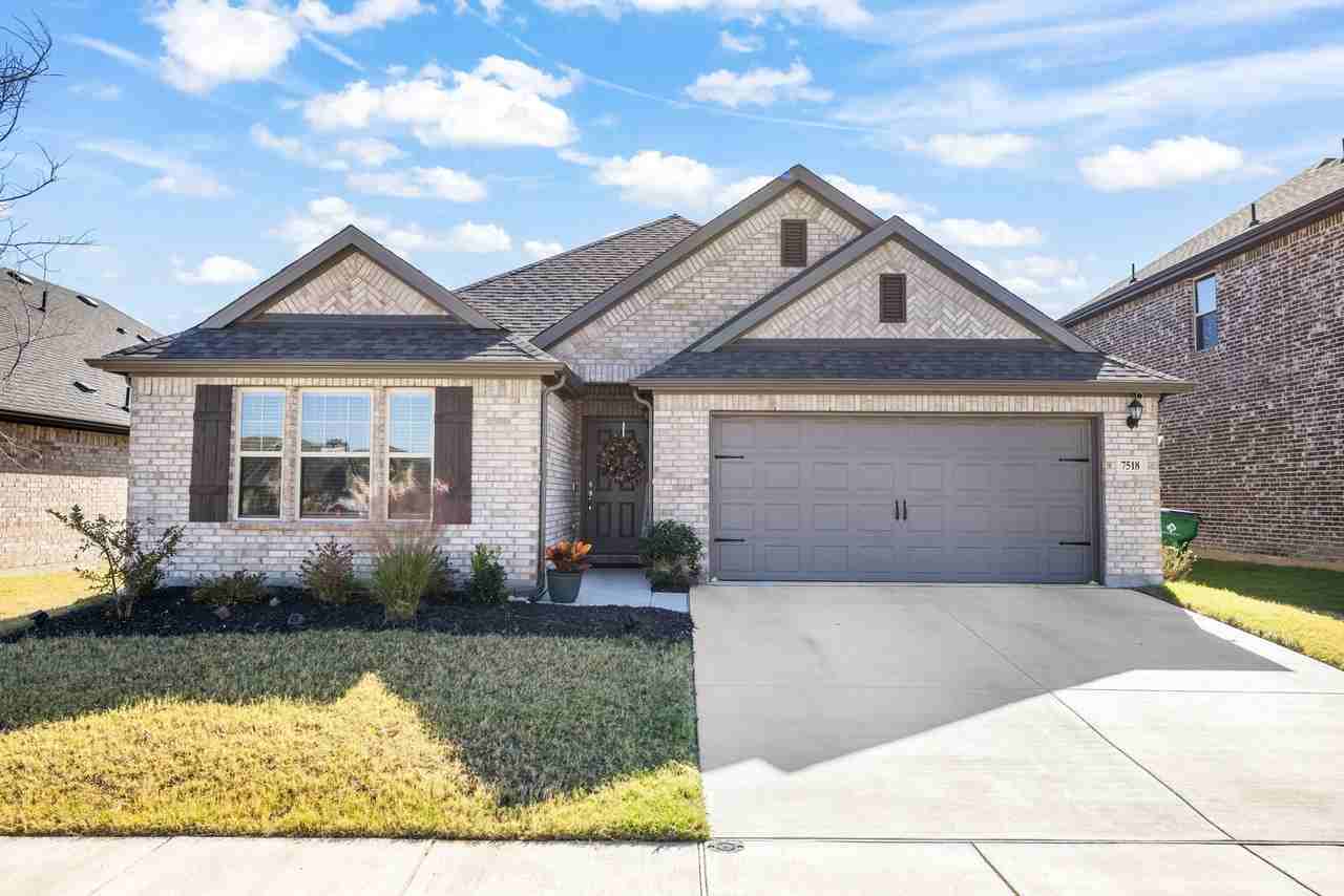7518 Prairie Holly Ln - Photo 3 of 26