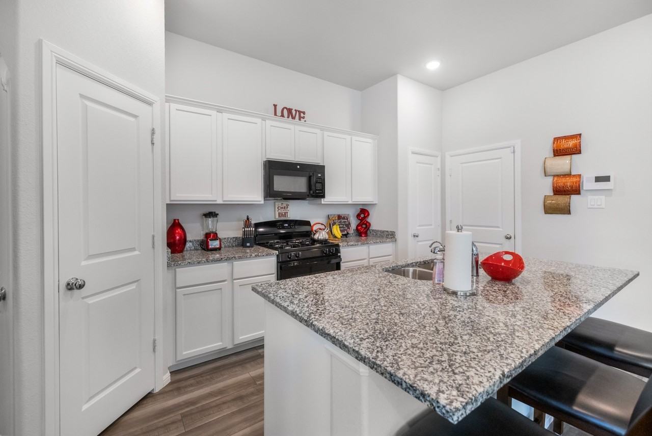 7518 Prairie Holly Ln - Photo 6 of 26