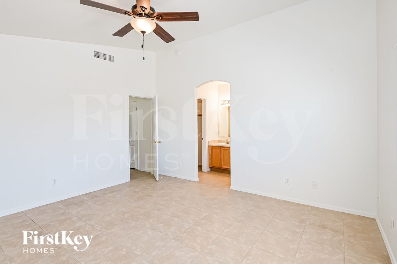 2367 W Rousseau St - Photo 7 of 15