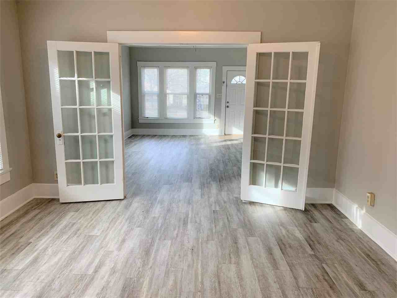 520 E Day St - Photo 6 of 6