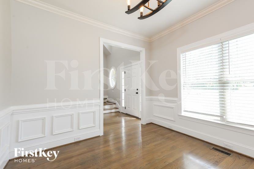 7131 Greystone Village Ct - Photo 4 of 15