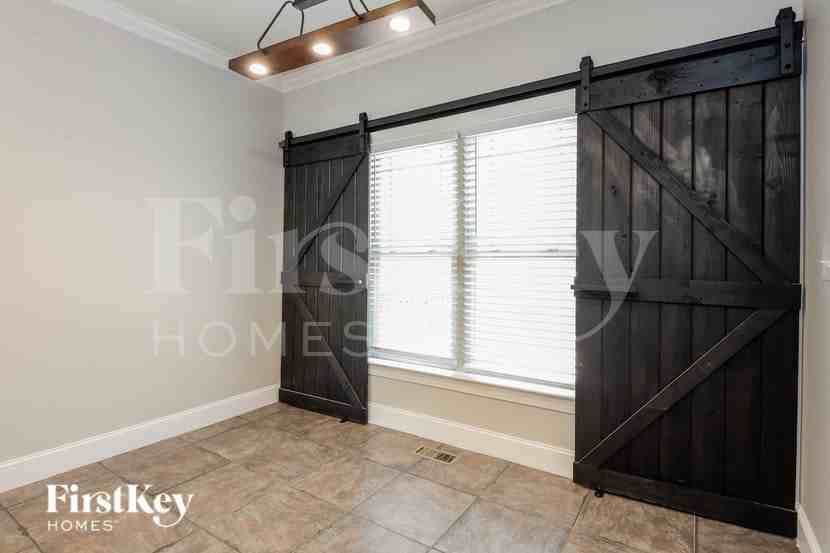 7131 Greystone Village Ct - Photo 5 of 15