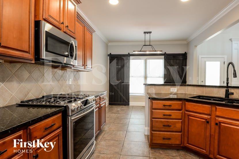 7131 Greystone Village Ct - Photo 6 of 15