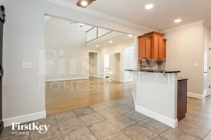 7131 Greystone Village Ct - Photo 7 of 15