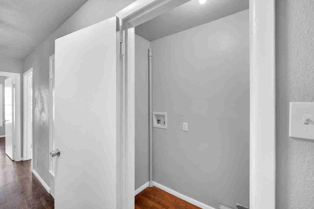 413 Shaw St - Photo 3 of 26