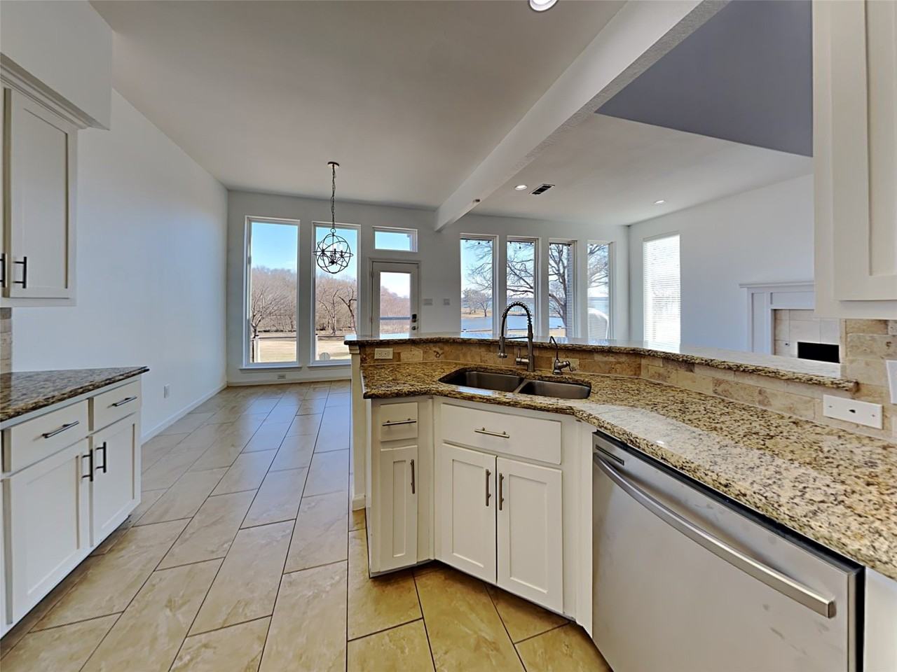 4322 Duck Pond Ln - Photo 5 of 17