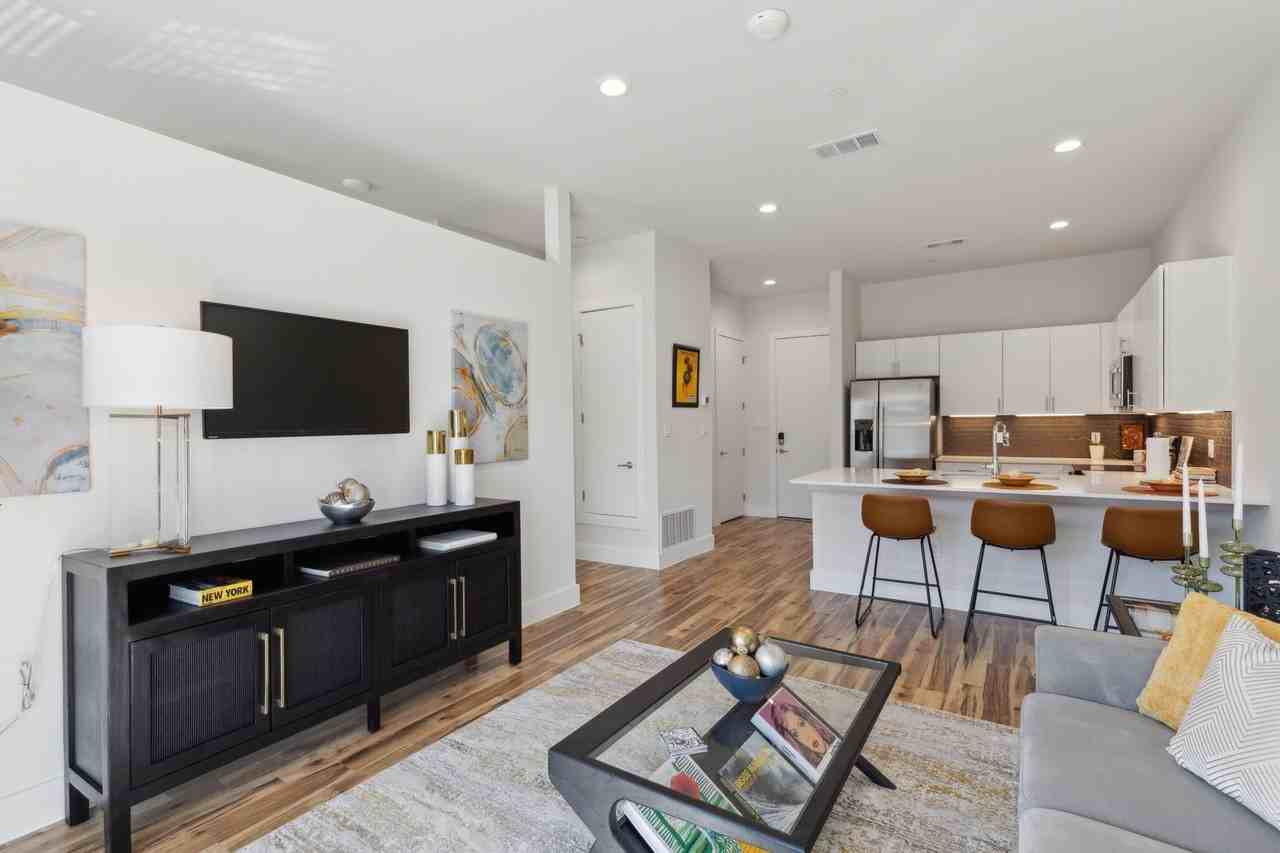 2990 Reagan St - Photo 2 of 20