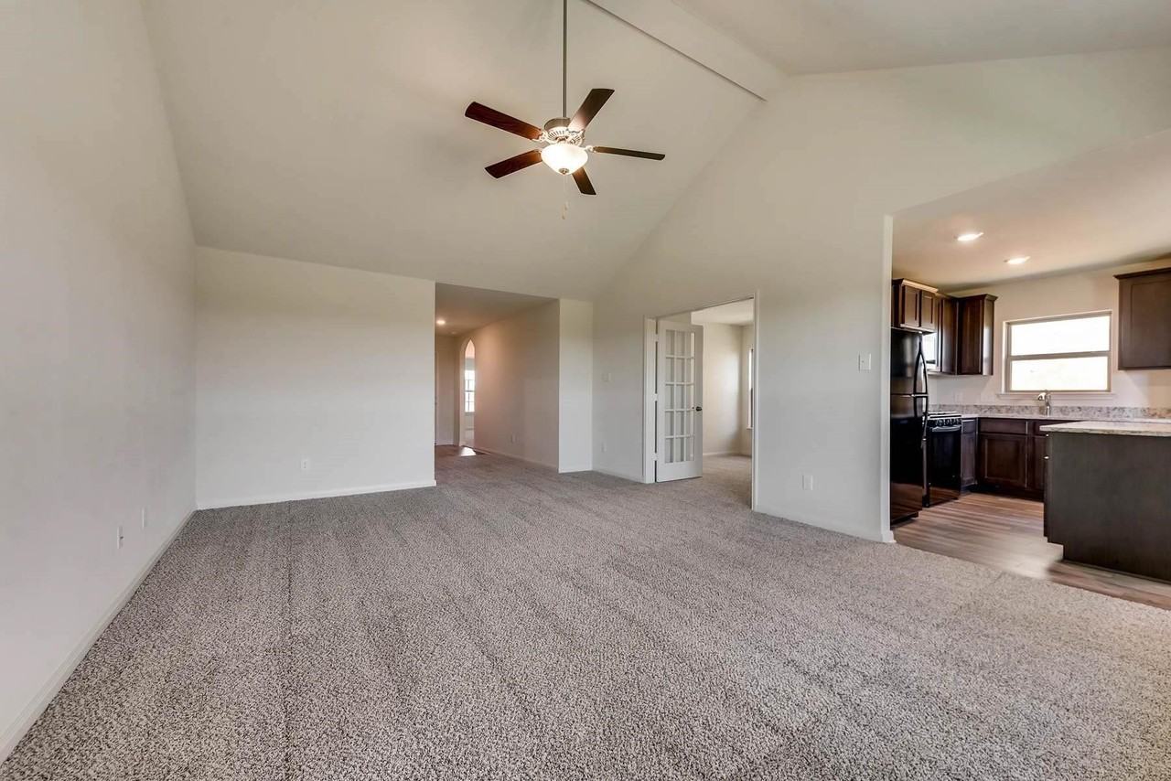 3016 Boran Dr - Photo 4 of 17