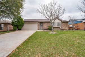 featured image of 2922 E Pepperidge Dr