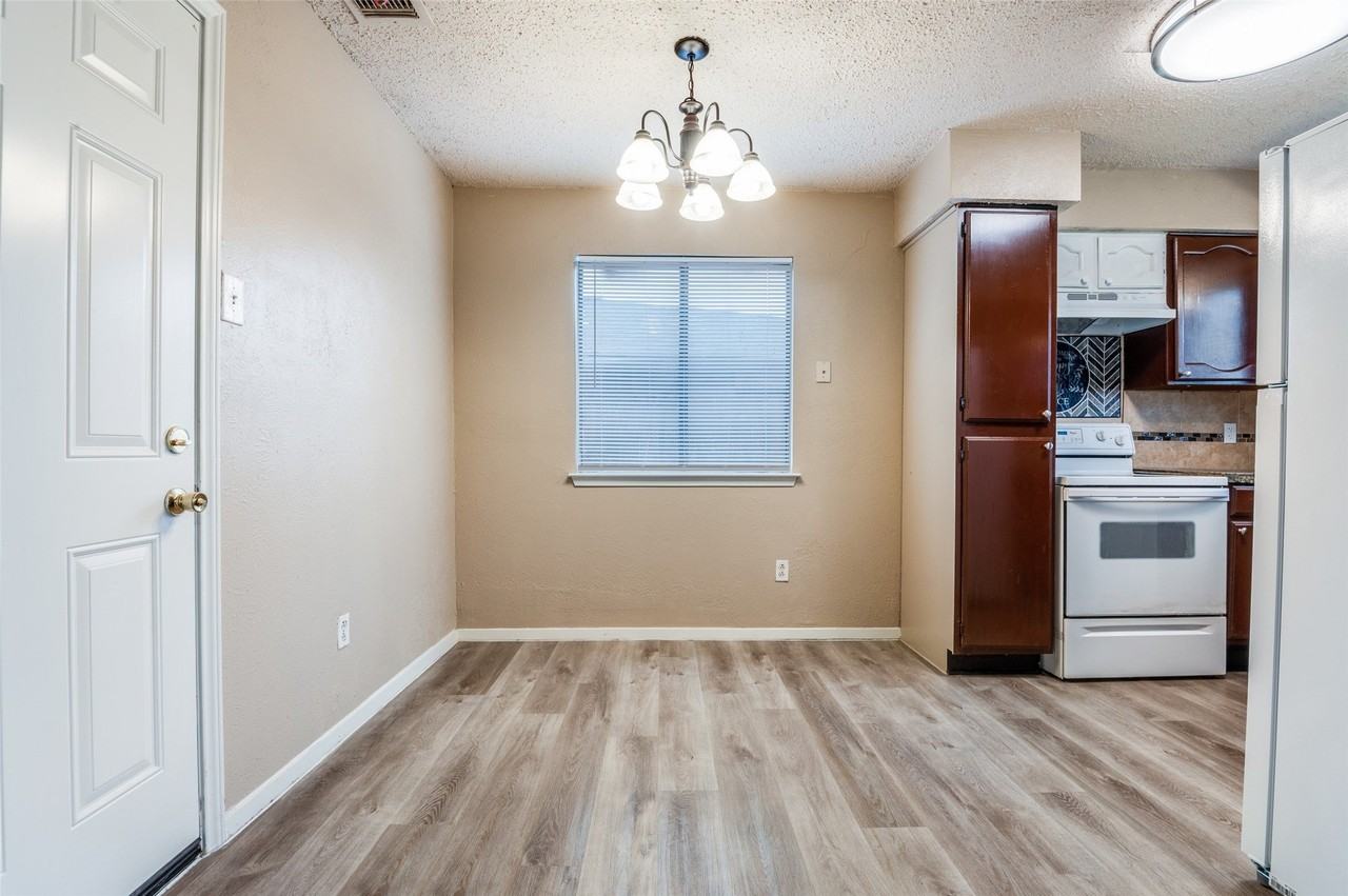 2922 E Pepperidge Dr - Photo 4 of 12