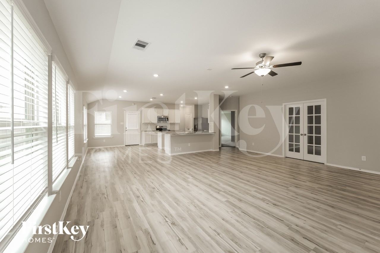 3211 Calla Lily Trl - Photo 4 of 15