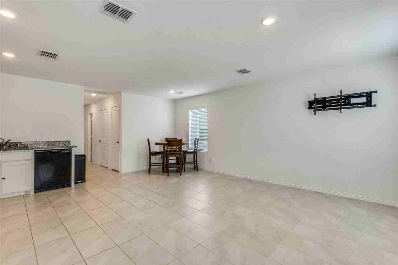 6723 Coulter Dr - Photo 6 of 25