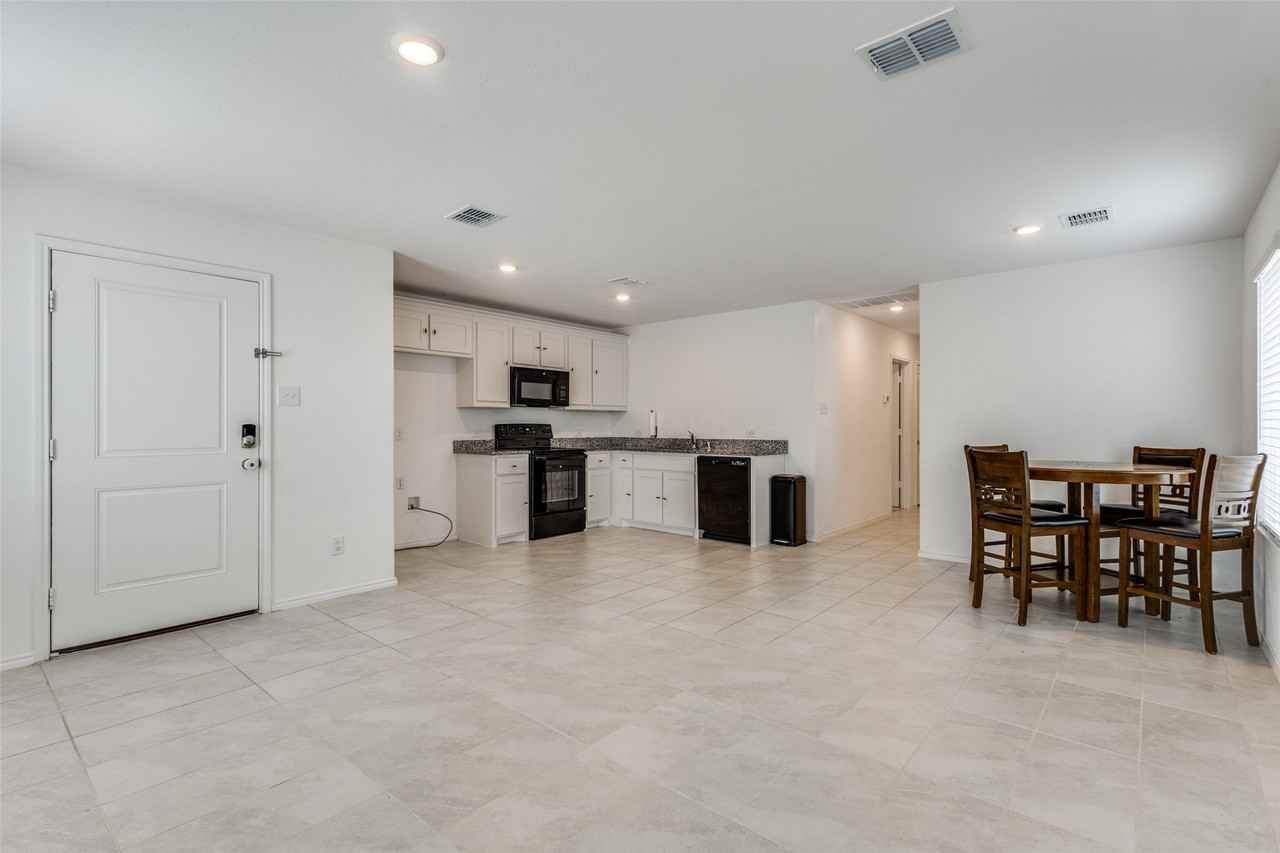 6723 Coulter Dr - Photo 7 of 25
