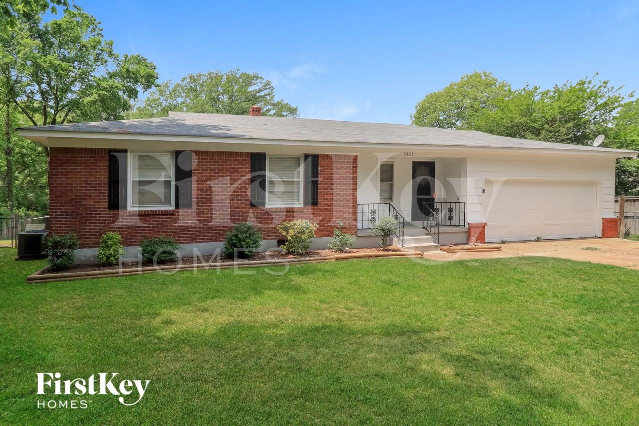 3021 Chaucer Ln - Photo 2 of 15