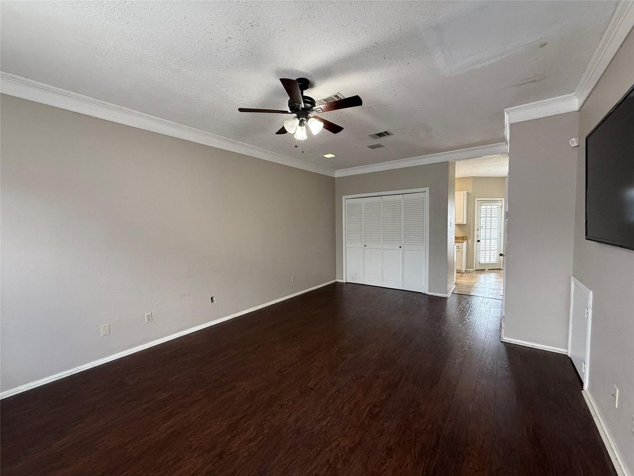 1342 Park Ave - Photo 3 of 15