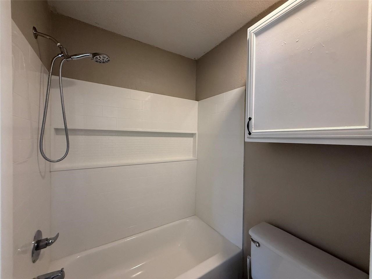 1342 Park Ave - Photo 5 of 15
