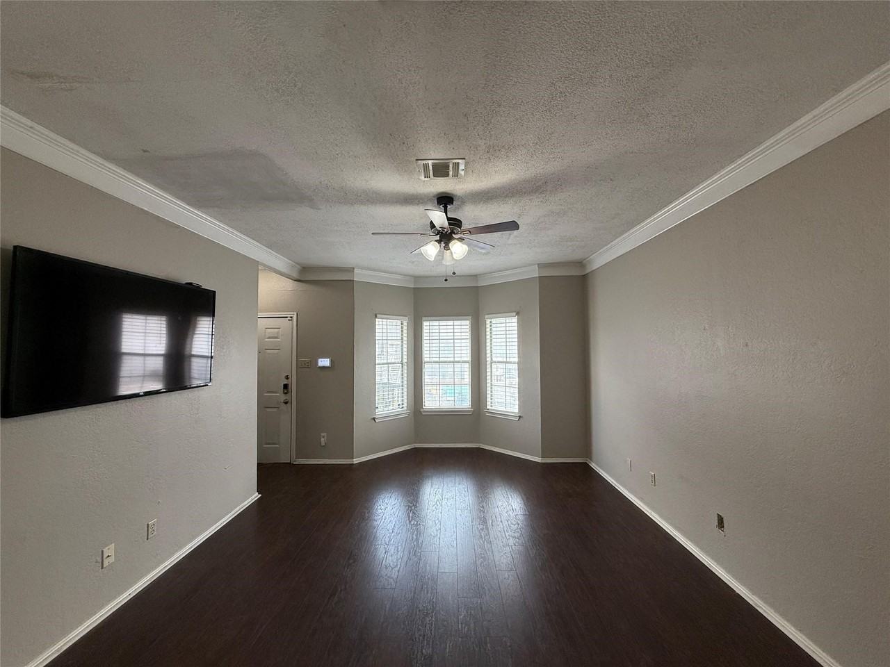 1342 Park Ave - Photo 6 of 15