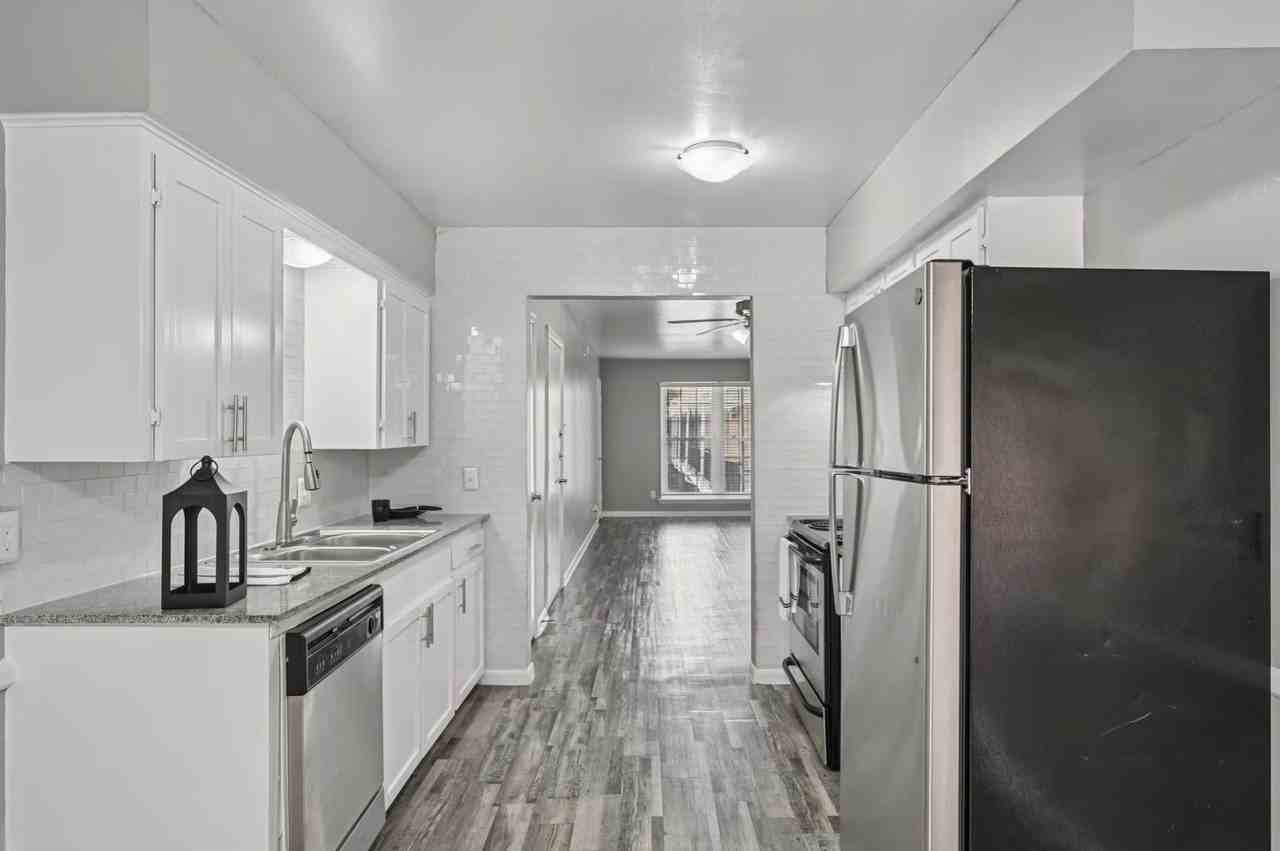 6151 E Mockingbird Ln - Photo 4 of 8