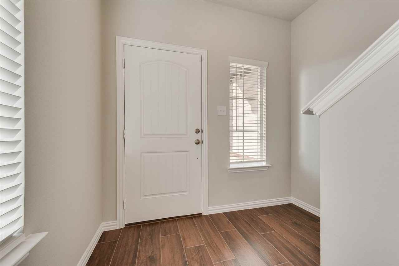 239 Cranz Farm Dr - Photo 7 of 24