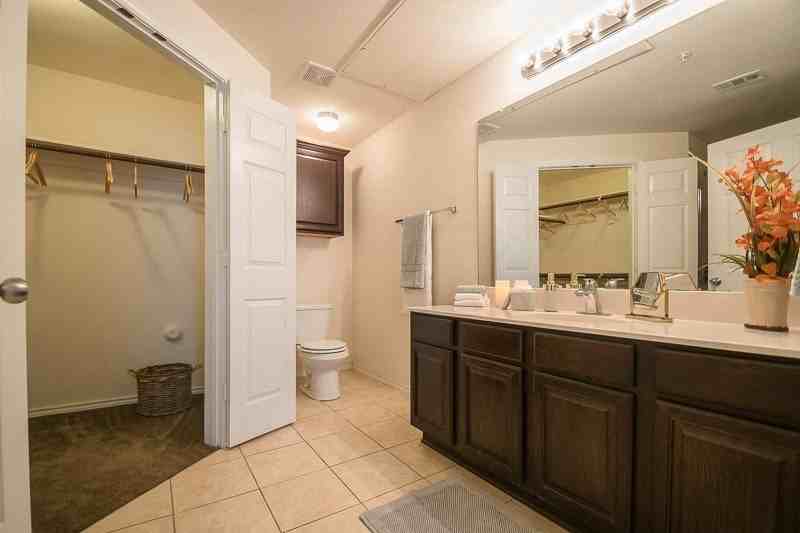 380 Solon Rd - Photo 3 of 12