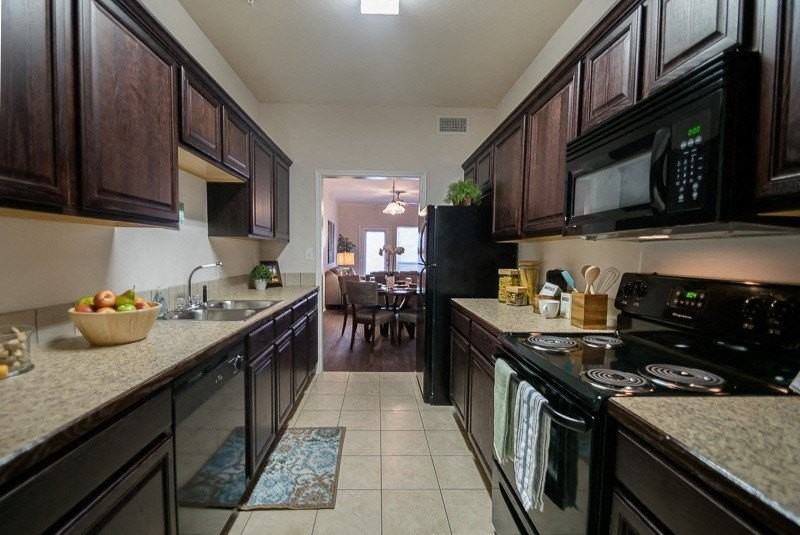 380 Solon Rd - Photo 6 of 12