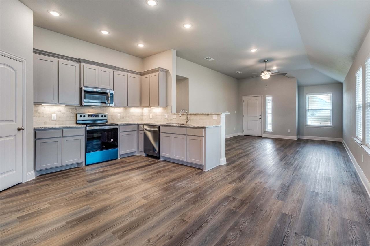 2803 Orchid Dr - Photo 2 of 12