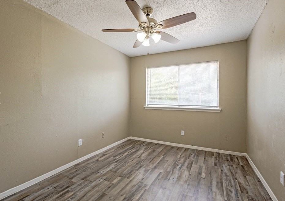 2910 Prichard Ln - Photo 4 of 8