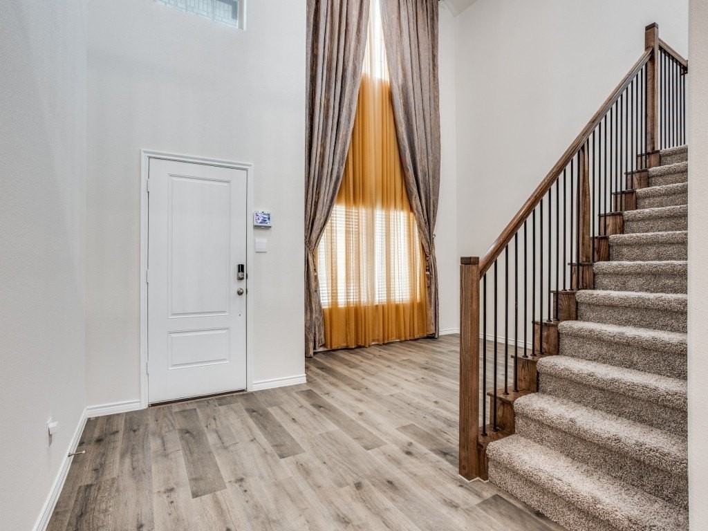 6978 Draper Ln - Photo 2 of 22