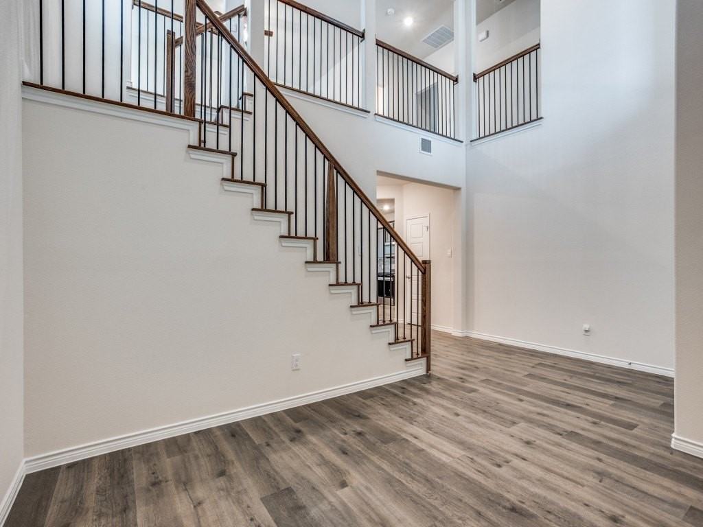 6978 Draper Ln - Photo 4 of 22