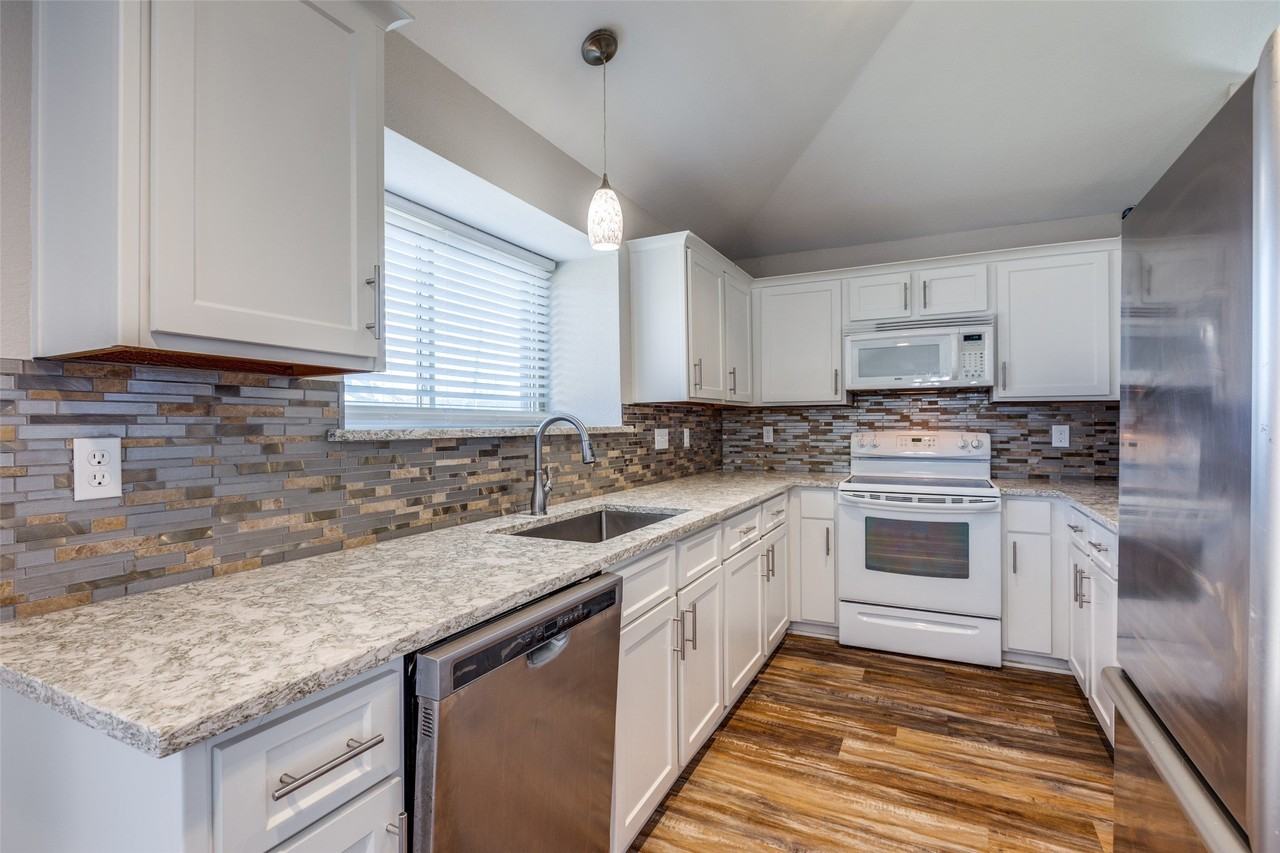 3814 Drakestone Ave - Photo 5 of 14