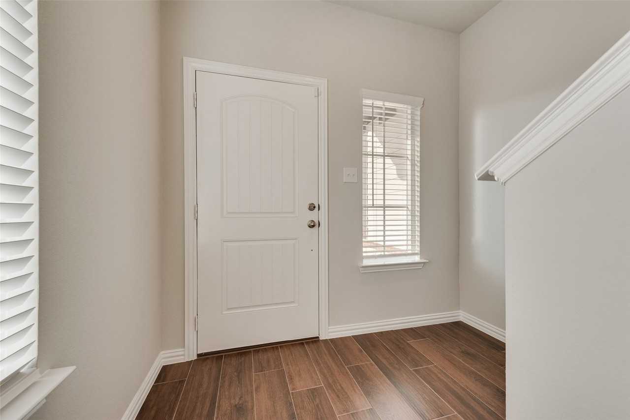 1532 Twin Forks Dr - Photo 7 of 24