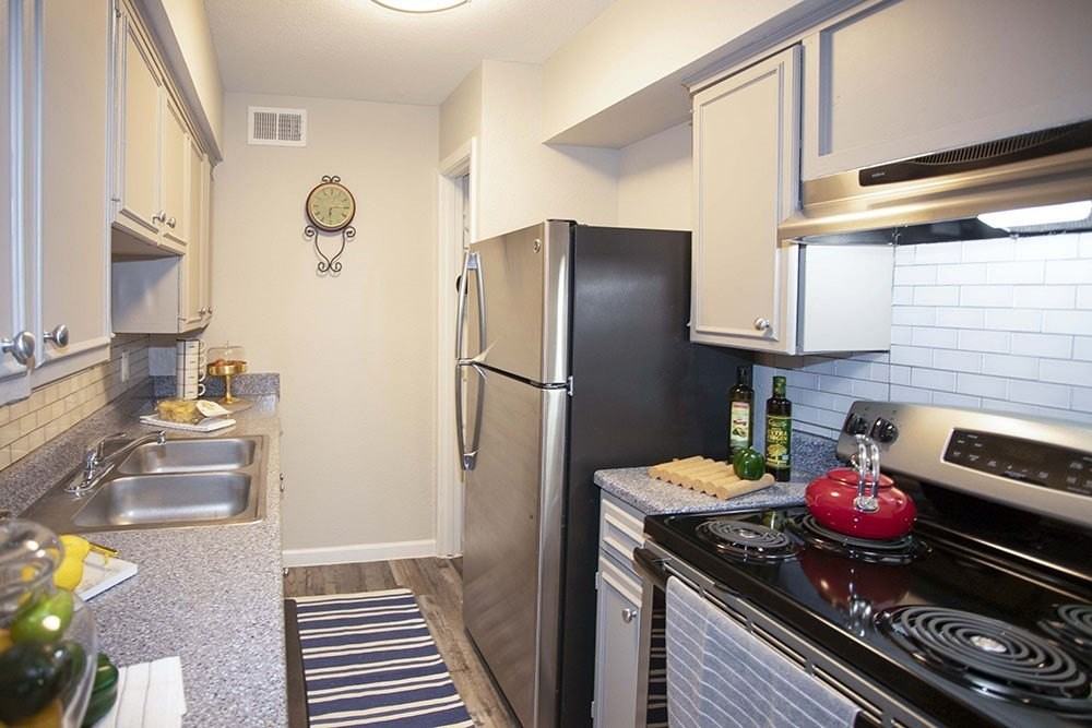 14208 Heritage Cir - Photo 5 of 9