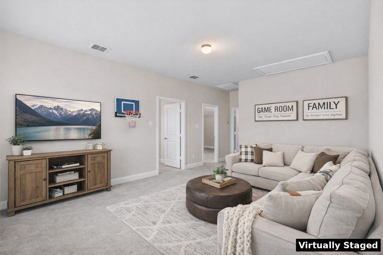 576 Spruce Trl - Photo 5 of 39