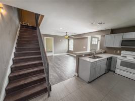 featured image of 301 E Brockett St #100
