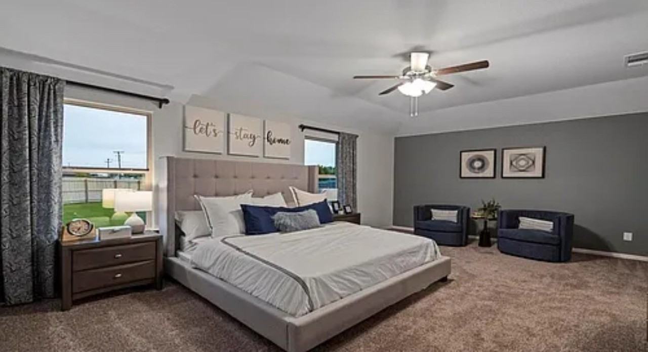 829 Loomis Trl - Photo 2 of 15