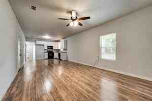 featured image of 626 W Crawford St #101