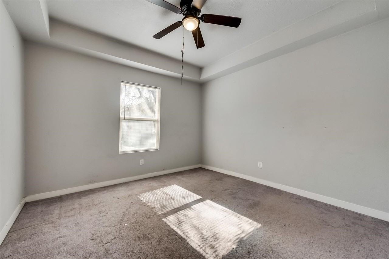626 W Crawford St #101 - Photo 4 of 6
