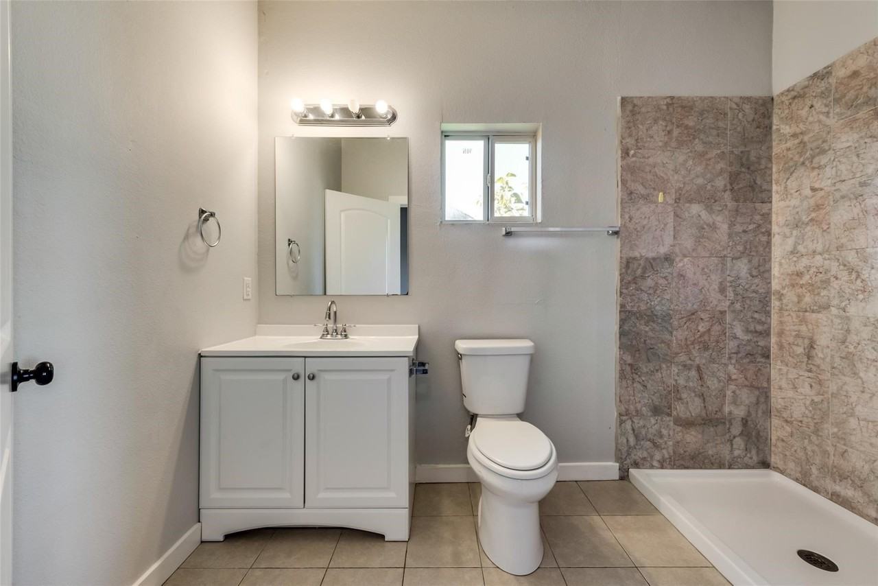 626 W Crawford St #101 - Photo 5 of 6
