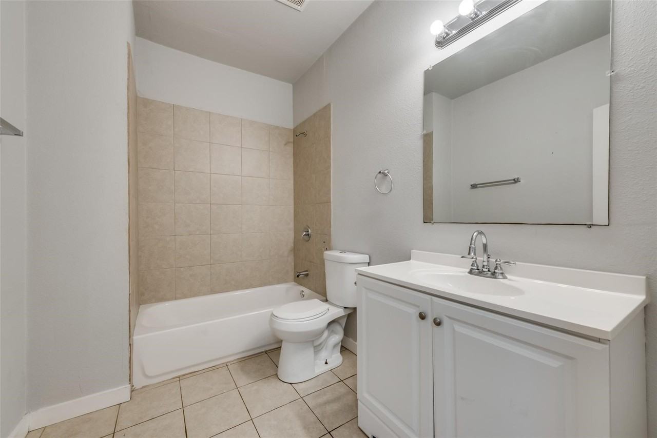 626 W Crawford St #101 - Photo 6 of 6