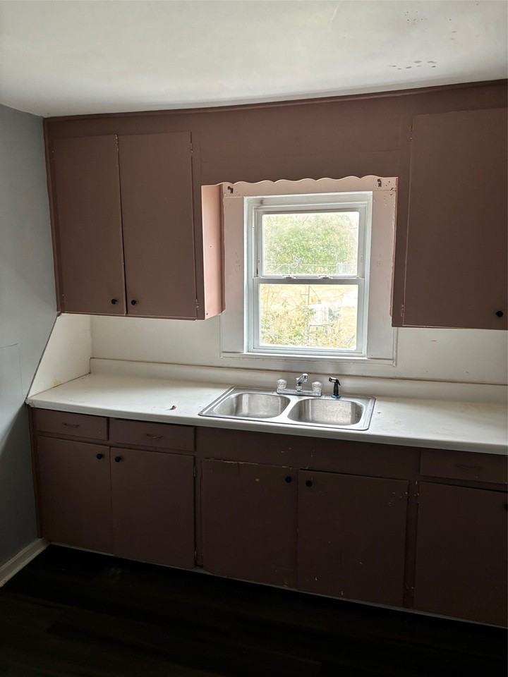 1954 State St - Photo 2 of 3