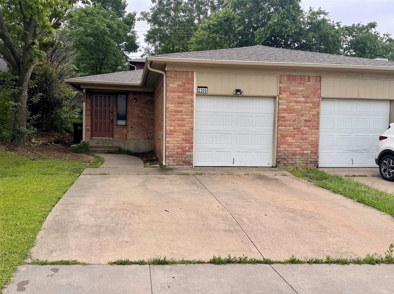 2309 Woodmont Trl