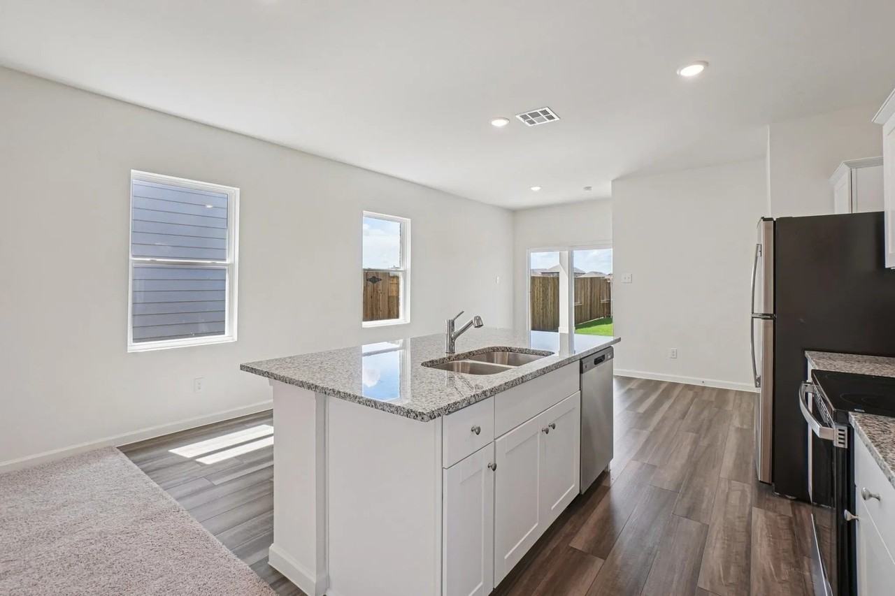 4508 Wood Fern Rd - Photo 5 of 14