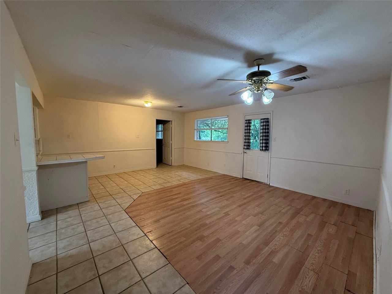 1238 Carla St - Photo 3 of 22