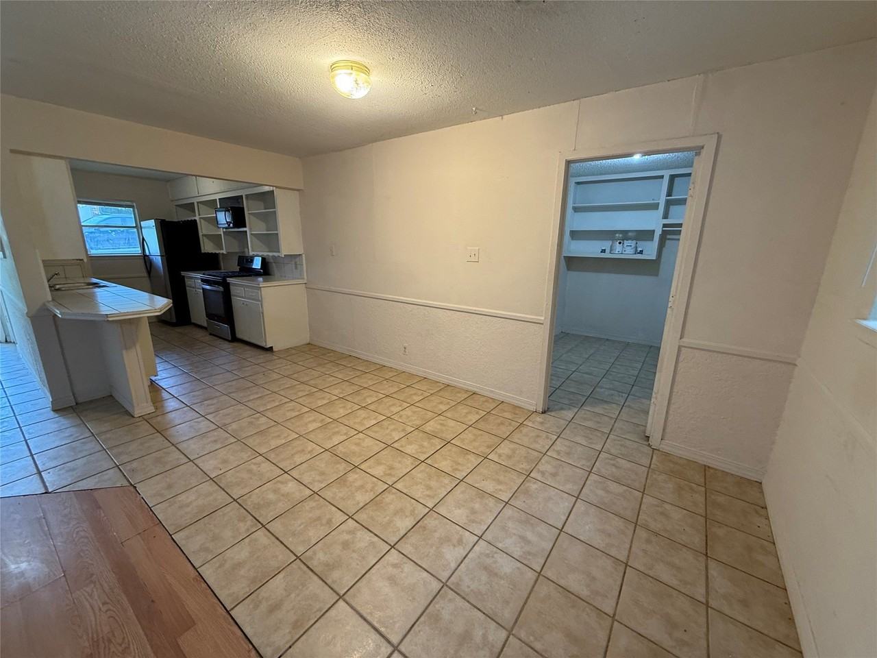 1238 Carla St - Photo 7 of 22