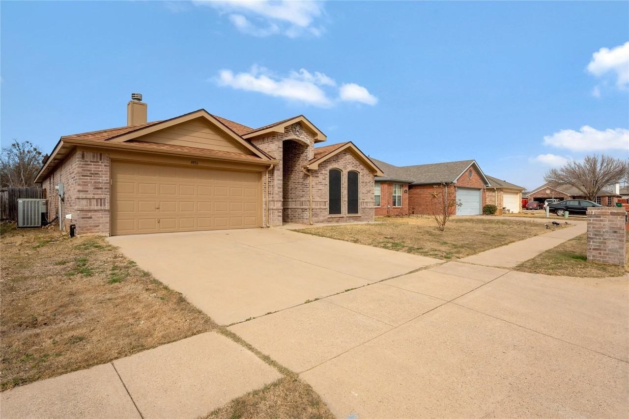 4816 Sapphire Ln - Photo 3 of 39