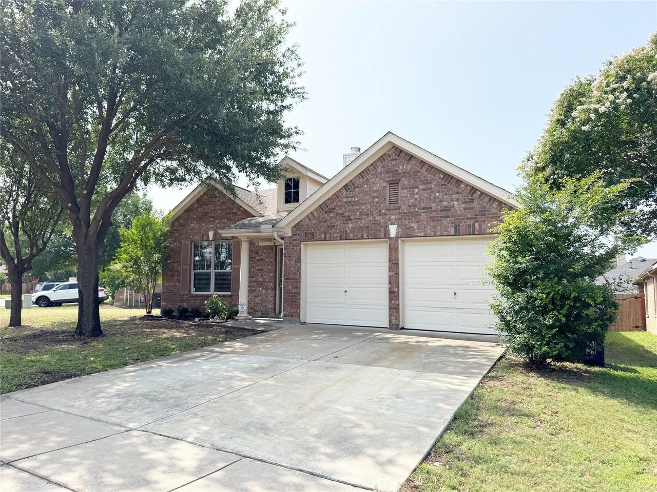 12109 Macaroon Ln - Photo 3 of 34