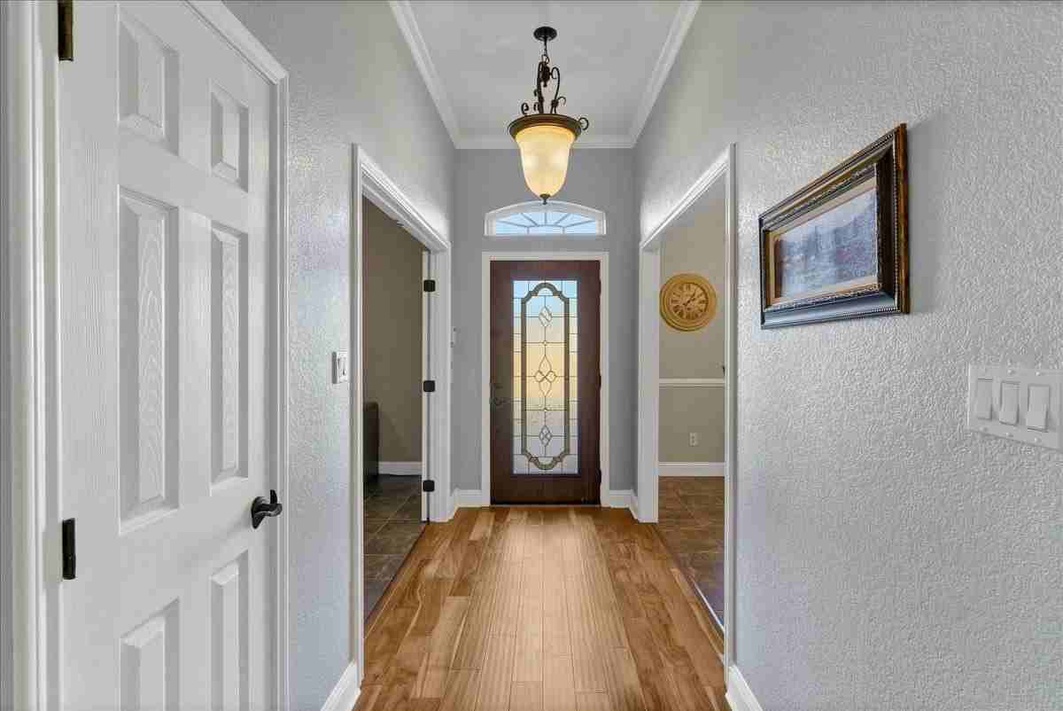 3300 Fountain Way - Photo 2 of 40