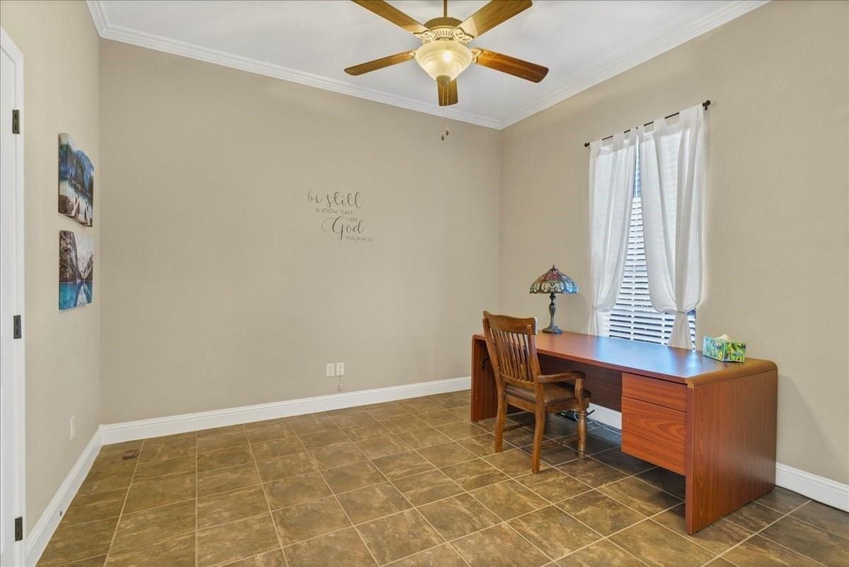 3300 Fountain Way - Photo 5 of 40