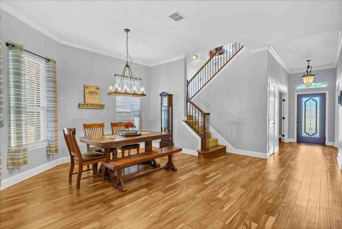 3300 Fountain Way - Photo 7 of 40