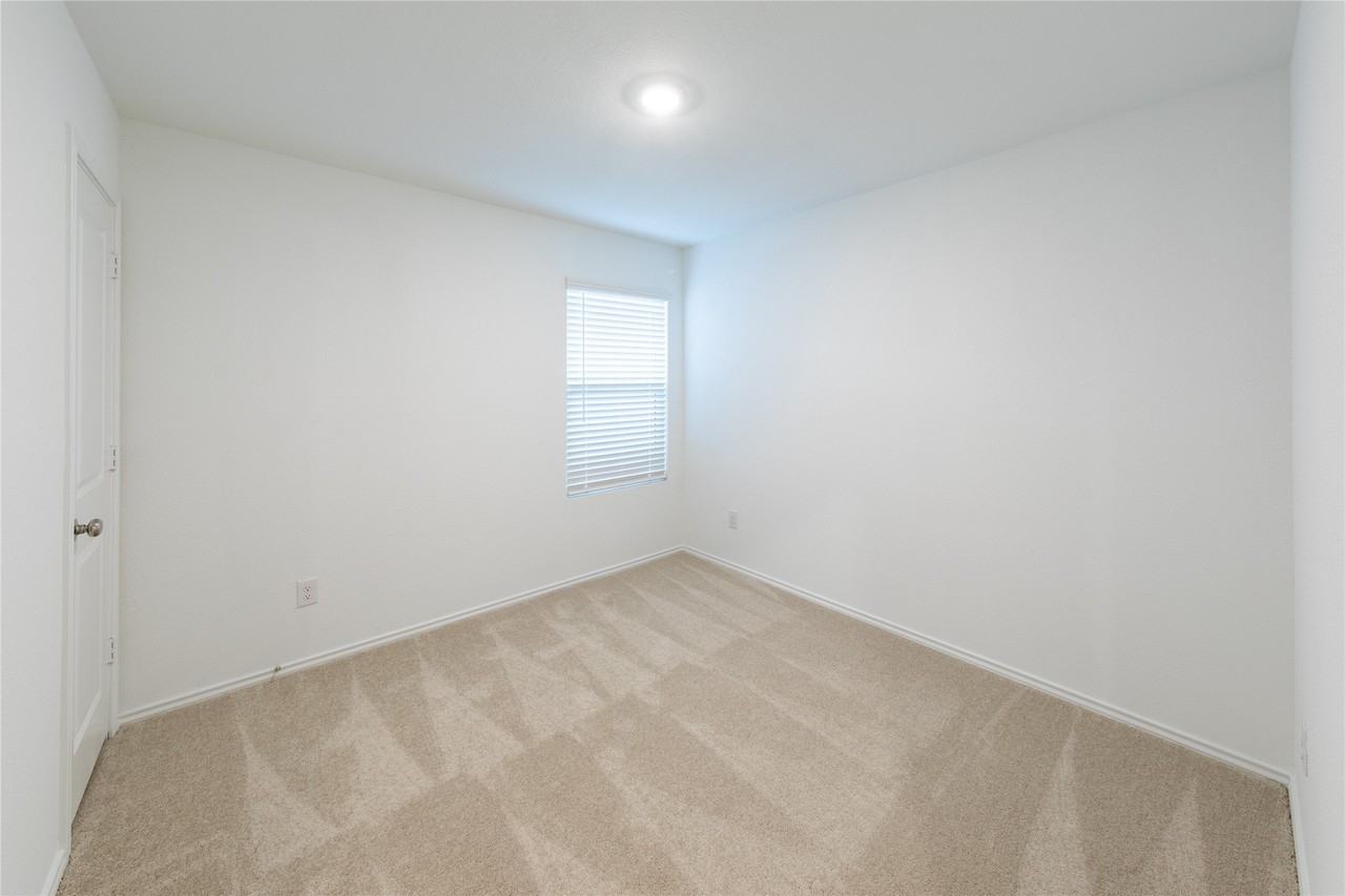 230 Sunflower St - Photo 5 of 26
